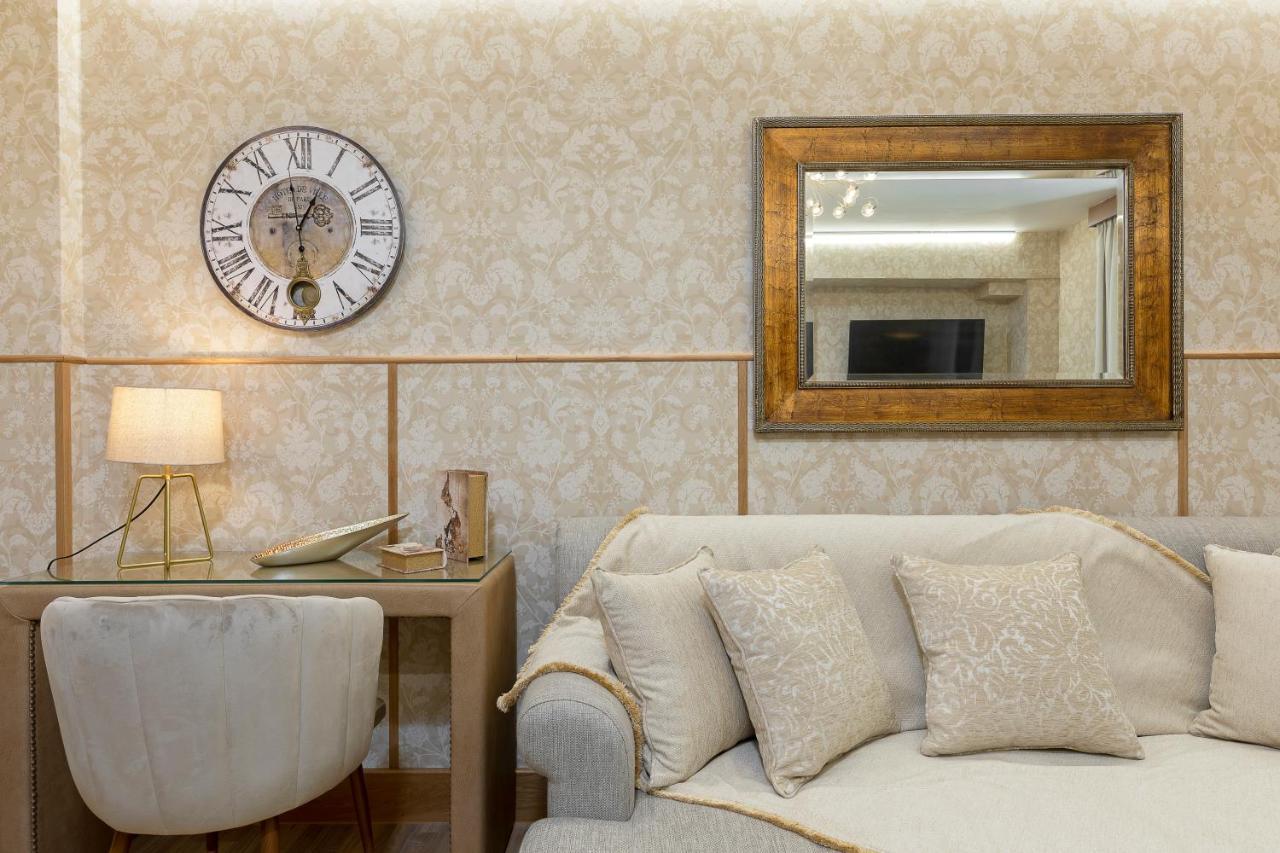 Vouliagmeni'S Elegance By Acropolis Suites Athene Buitenkant foto
