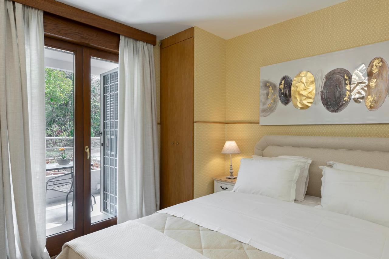 Vouliagmeni'S Elegance By Acropolis Suites Athene Buitenkant foto